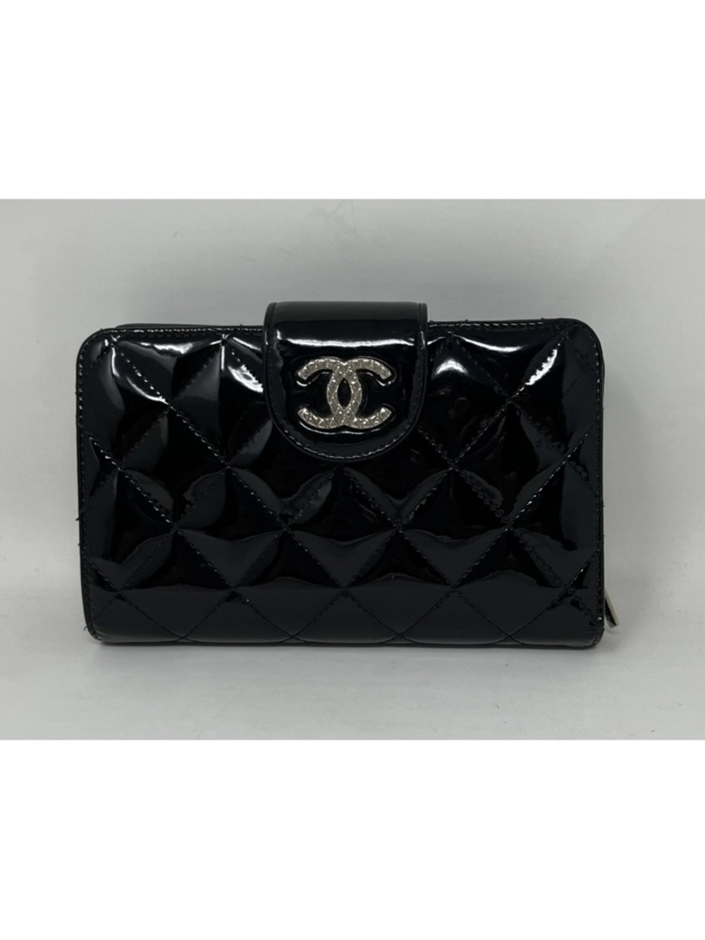 CHANEL Black Quilted Patent quilted Brilliant Zipped Pocket WalletBlackAthentic